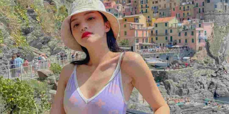 Hương Giang Idol là một trong những nghệ sĩ chuyển giới thành công