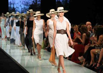 Người mẫu RunWay cần tạo ra một ảnh hình thu hút và ấn tượng trên sân khấu