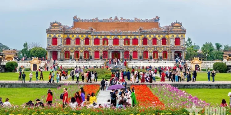 Khám phá Huế với lịch trình tối ưu cùng NVK Travel